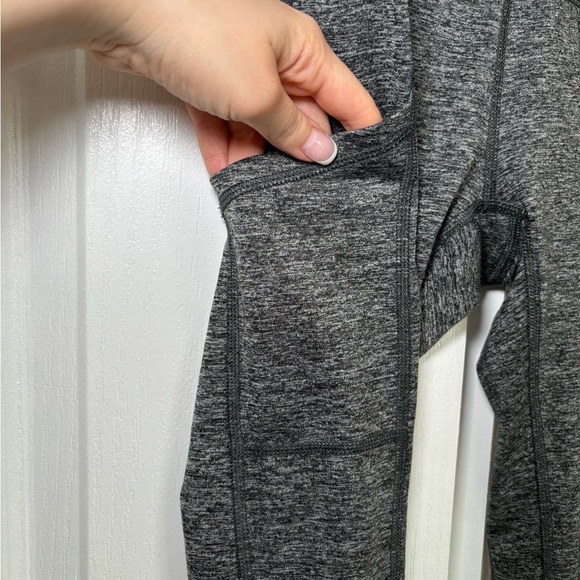 Aerie - The Hugger High Waisted Pocket Legging in Size S - Picture 5 of 9